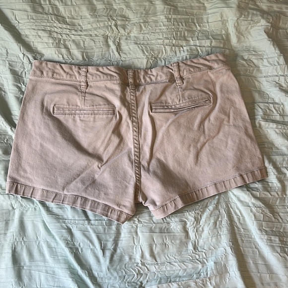 Express Shorts - Picture 2 of 3